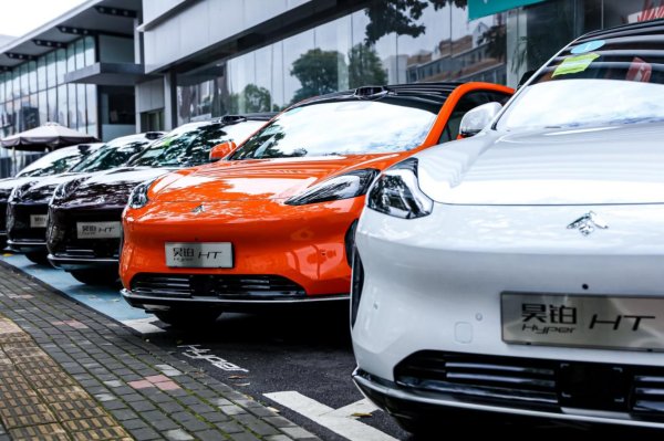 驰盈优配 20 万买大五座纯电 SUV, 广汽昊铂 HT 和小鹏 G7 该怎么选?